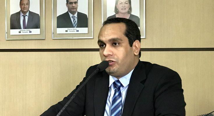 Presidente da Câmara de Porto Murtinho toma posse sem a presença de Prefeito