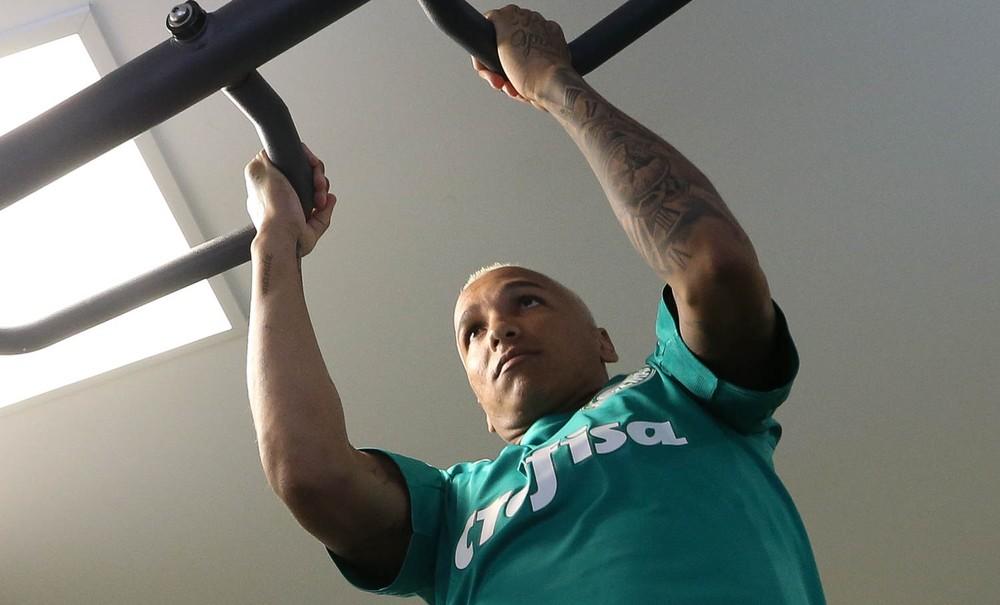 Deyverson mantém Palmeiras alerta por energia em excesso, mas inicia ano com moral