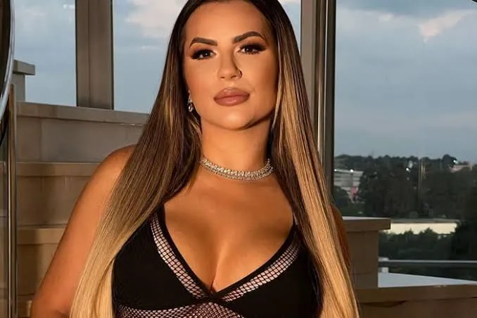Deolane Bezerra é presa em operação da polícia em Recife