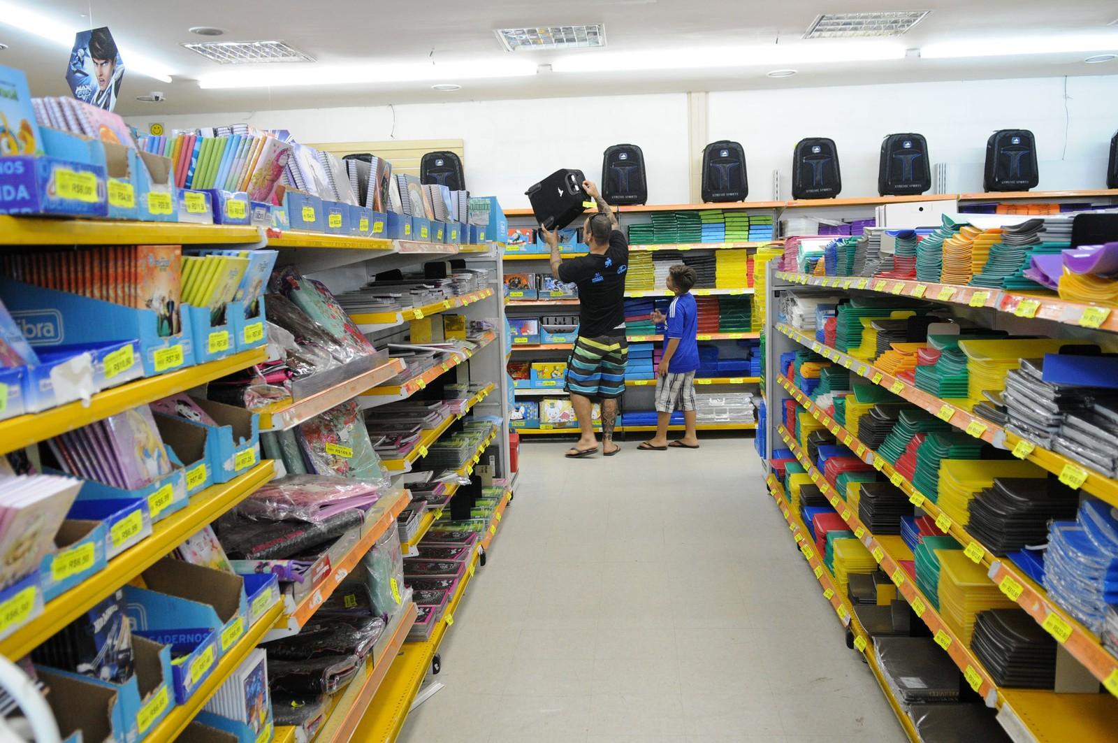 Volta às aulas: dicas para economizar nas compras