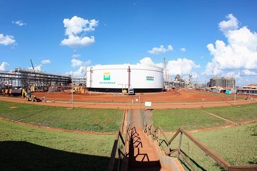 Venda de fábrica de fertilizantes continua proibida