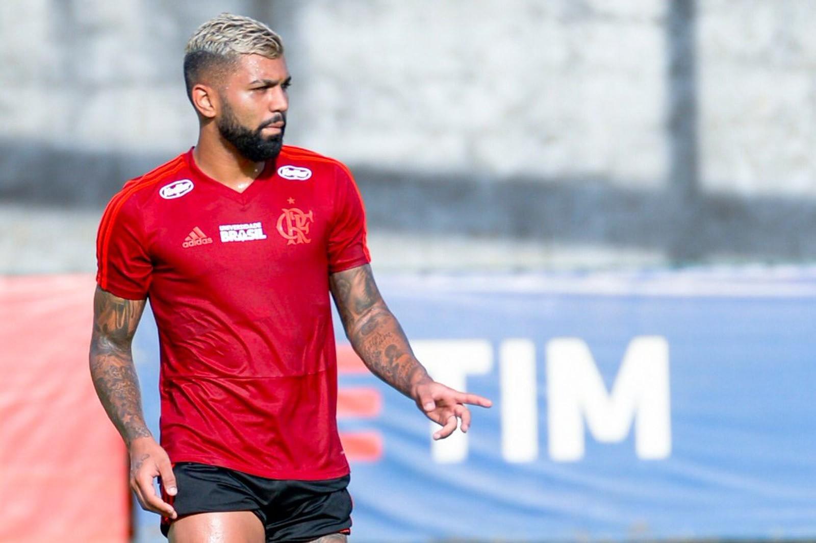 Despedida de Neymar, marca na Seleção, gols, dancinha... as estreias da carreira de Gabigol