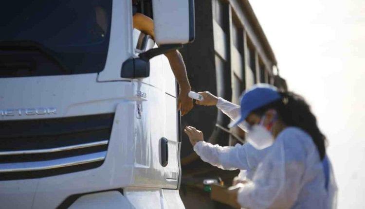 Em um dia, barreiras sanitárias abordaram 5,8 mil pessoas em Campo Grande