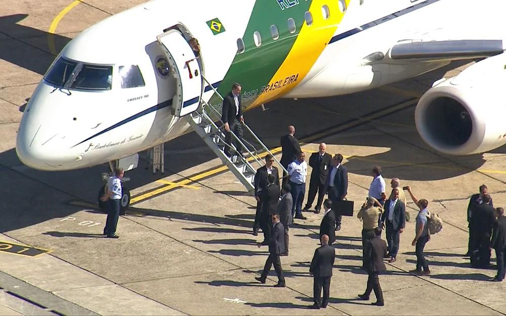 Bolsonaro chega a São Paulo para cirurgia