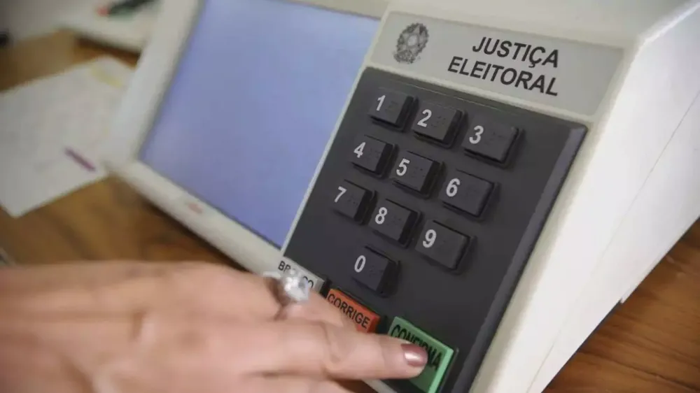 Eleitor é preso filmando voto dentro de cabine eleitoral em Mato Grosso do Sul