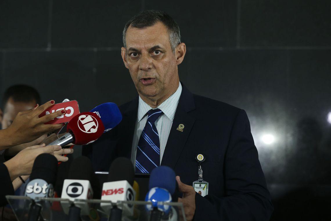 Após cirurgia, Bolsonaro passa o dia em repouso em São Paulo