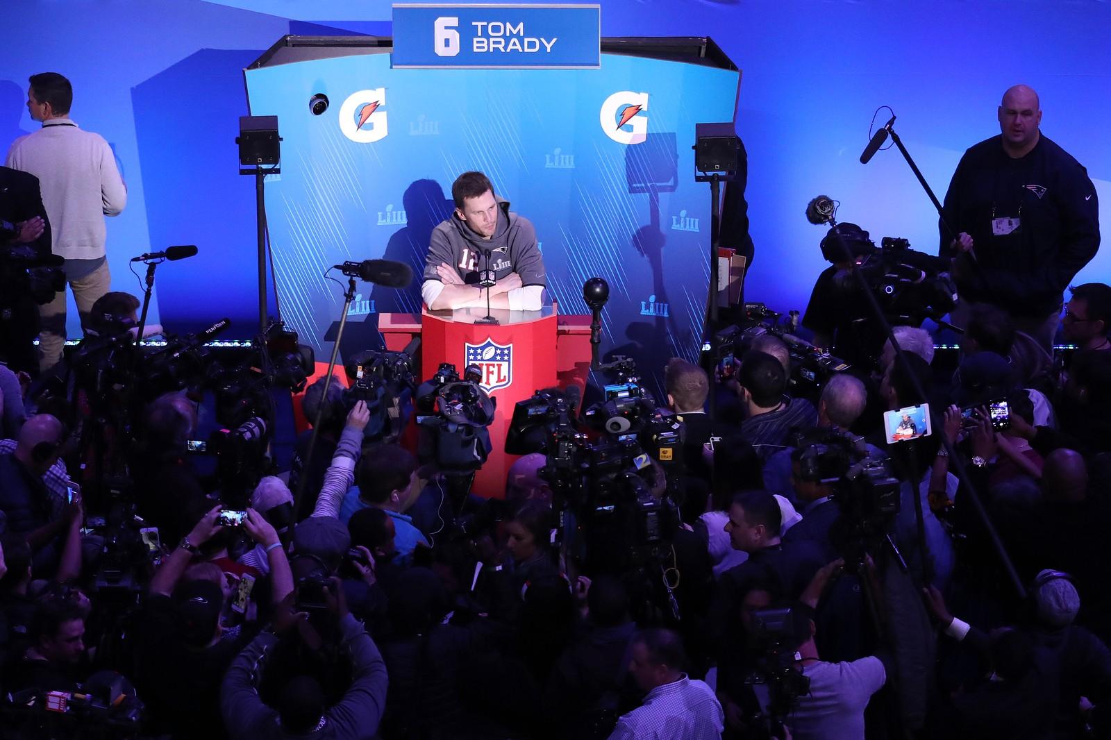 Tom Brady é o mais badalado na noite de abertura do Super Bowl e fala dos haters:
