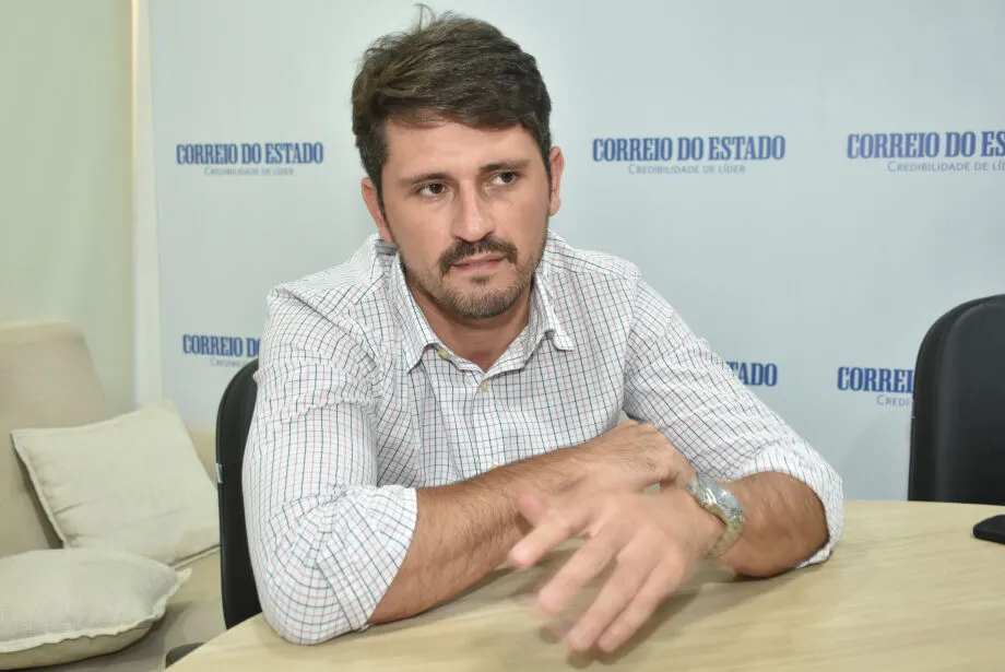 Prefeito de Itaquiraí sai na frente na briga pela presidência da Assomasul