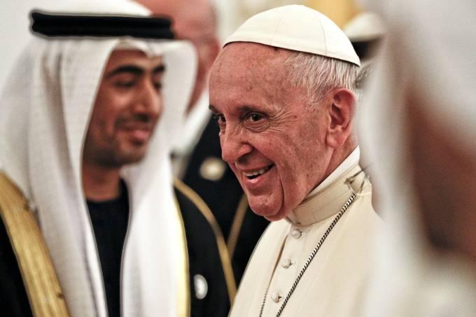 Emirados Árabes recebe o papa em visita histórica