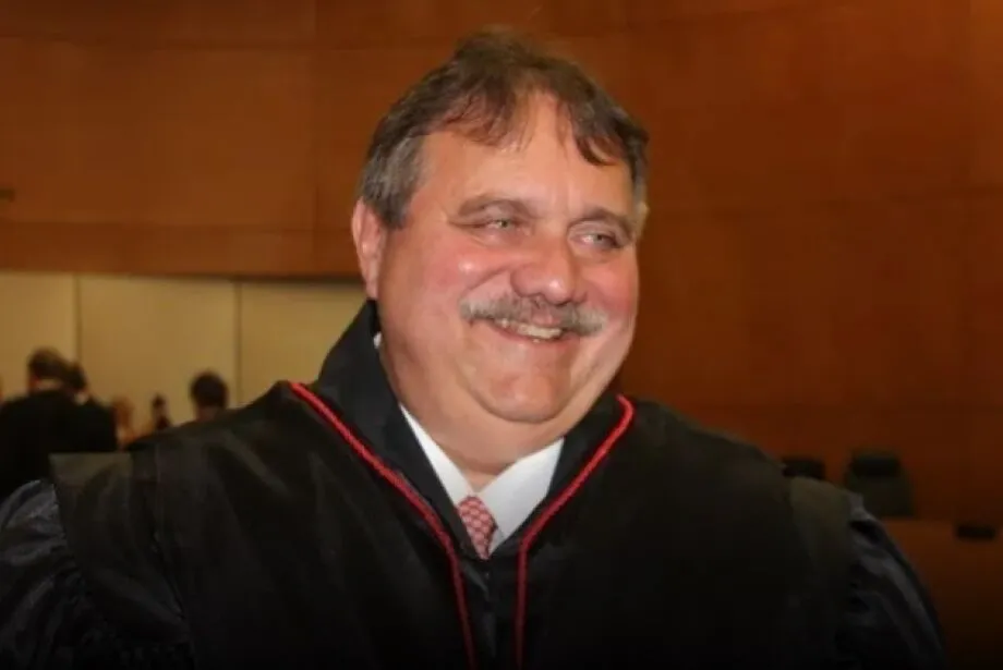 Juiz que denuncia colegas é visto como “câncer” por desembargador