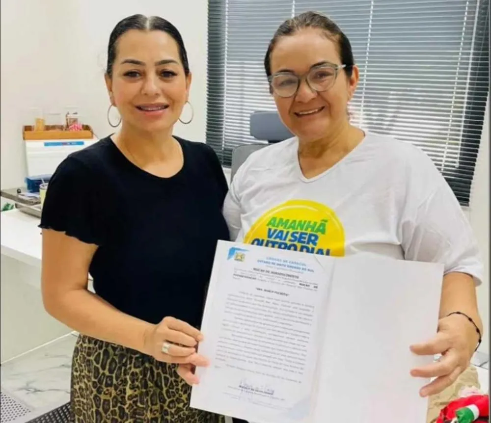 Diretora do Hospital São Vicente de Paula recebe Moção de Agradecimento da Câmara de Caracol