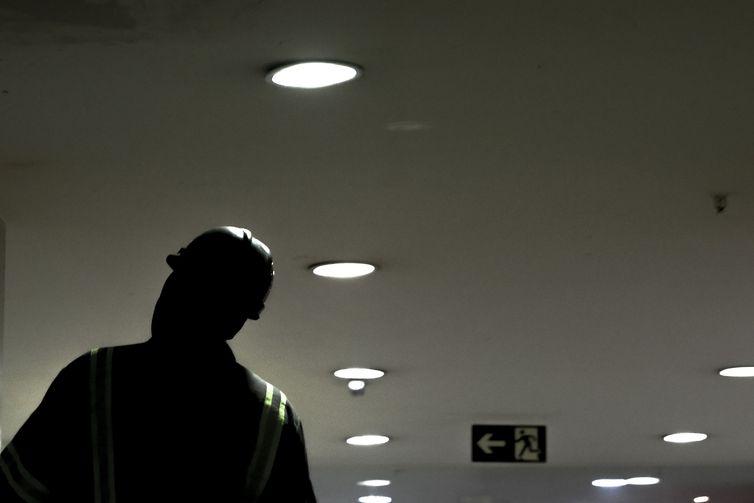 Consumo de energia deve crescer 7% em fevereiro