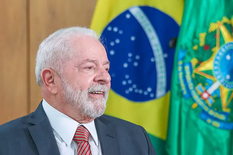 Lula afirma que estabelecerá relação de chefe de Estado com Trump