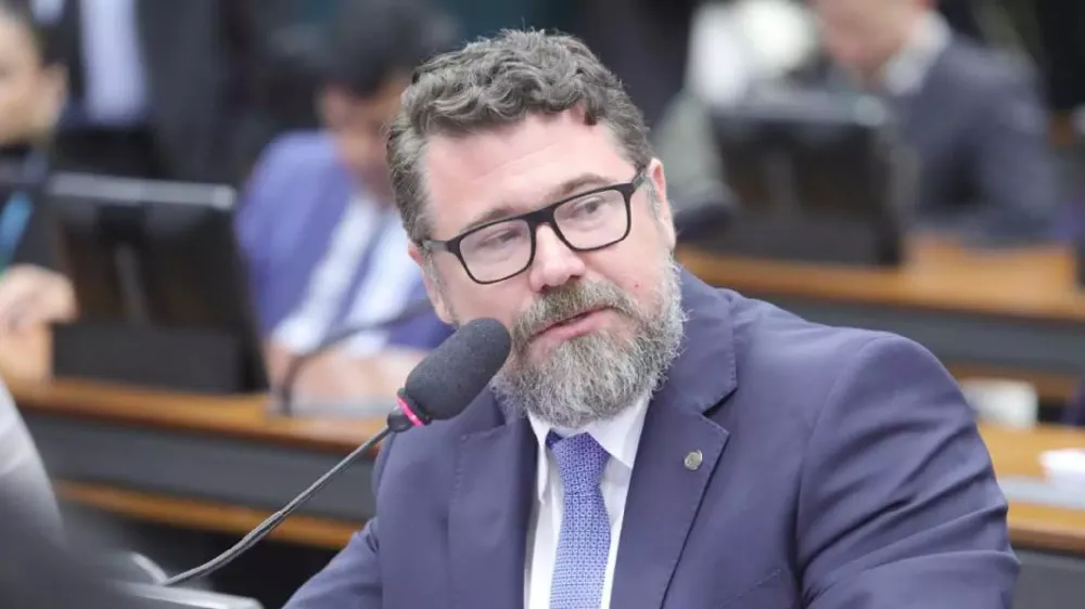 PEC que acaba com escala 6×1 pode ‘piorar vida do trabalhador’, diz Marcos Pollon