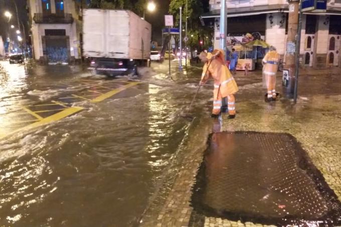 Rio se prepara para chuvas fortes; escolas suspendem aulas
