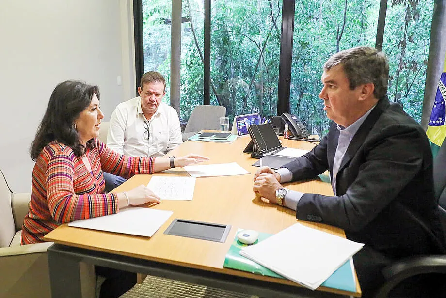 Riedel pode trazer Caravina de volta e mandar Rocha para escritório no DF