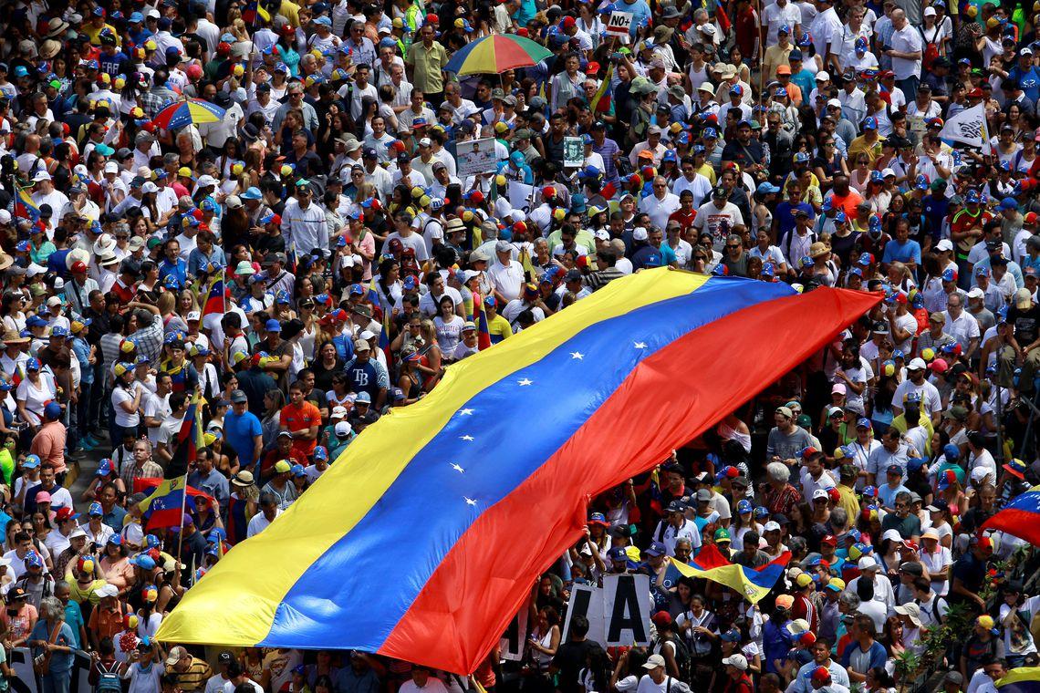 Delegação da Venezuela e dos EUA vai à fronteira ver ajuda humanitária