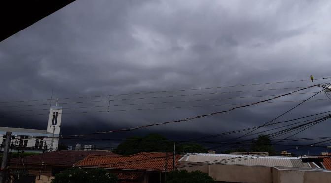 Tempo segue instável com possibilidade de chuva forte em algumas áreas de MS