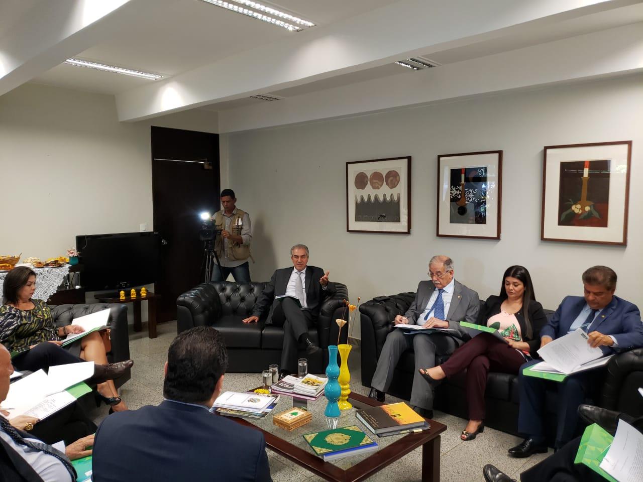 Azambuja busca apoio para receber R$ 1,9 bi da Lei Kandir