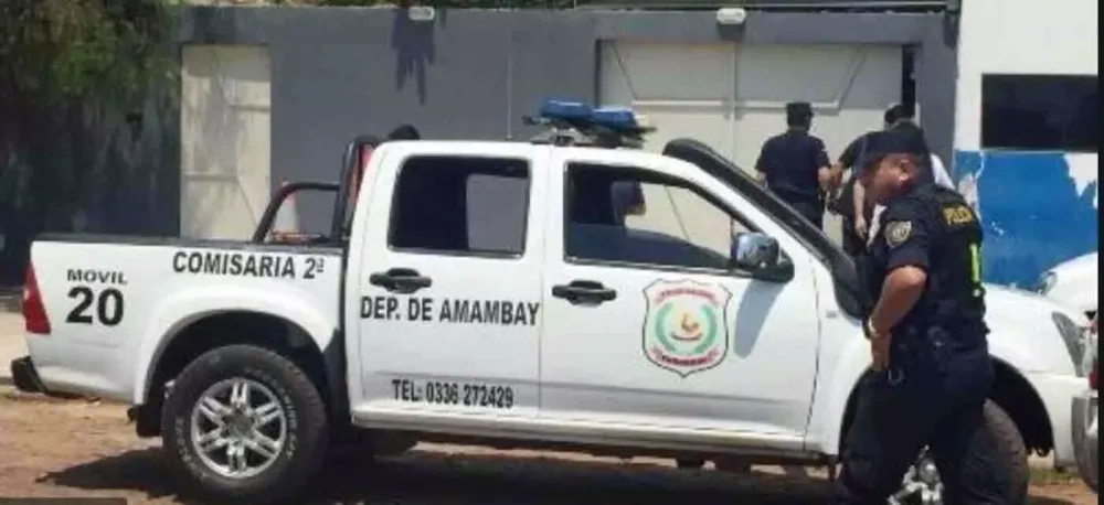 Polícia encontra quase 40 tijolos de cocaína escondidos debaixo de cama em Pedro Juan