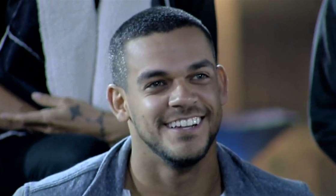Ex-Fazenda, Caique Aguiar recebe convite e volta para o SBT