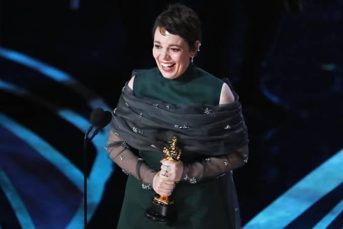 Olivia Colman surpreende, vence o Oscar – e deixa Glenn Close a ver navios