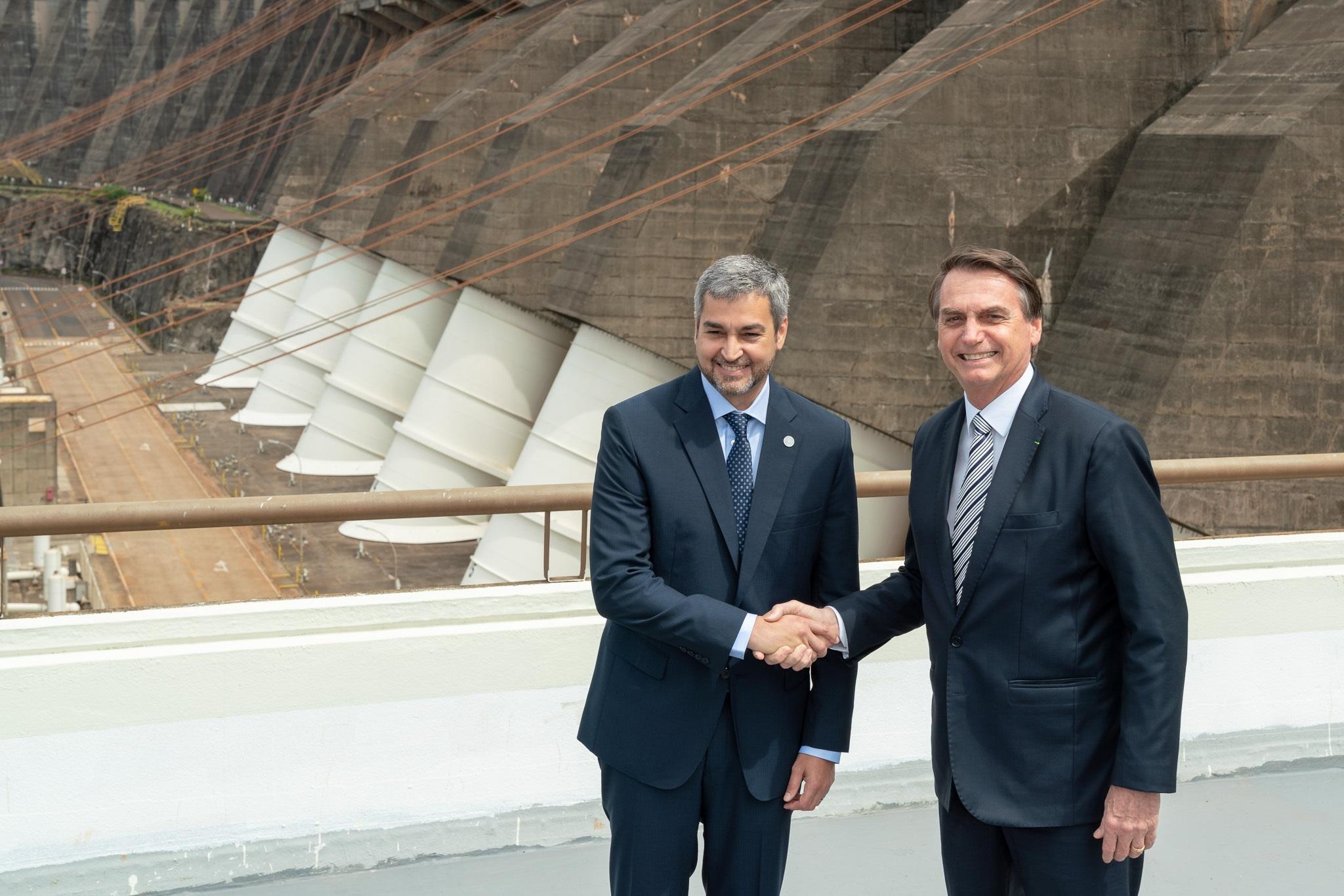 Bolsonaro confirma obras de pontes entre Brasil e Paraguai