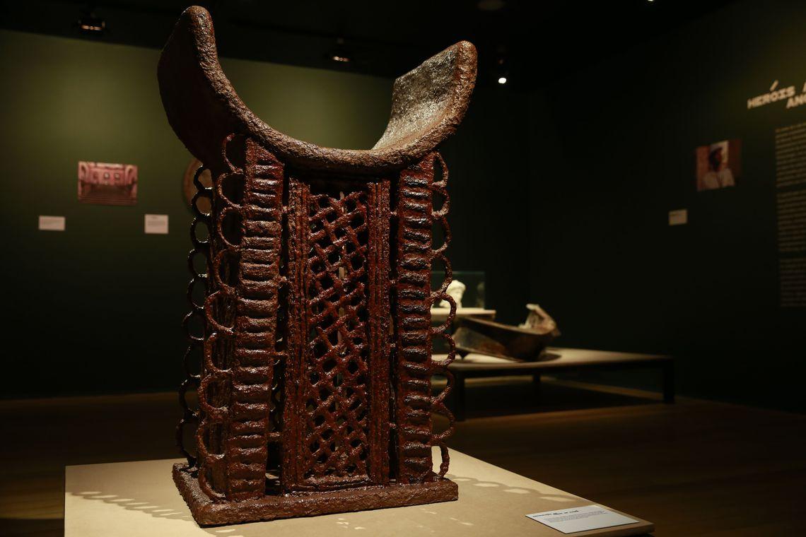 Exposição sobre Museu Nacional tem peça refeita por estudante