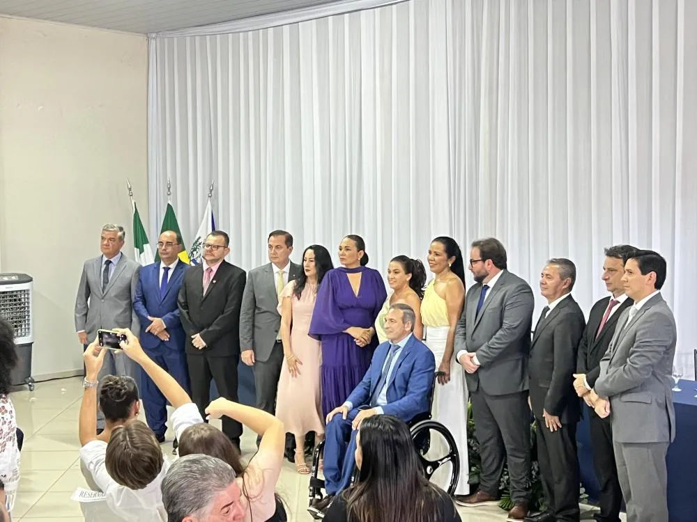 Jardim empossa prefeito, vice e vereadores em cerimônia solene