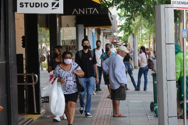 Economistas calculam impacto das restrições