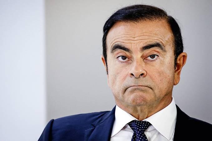 Carlos Ghosn deixa a prisão após pagar fiança