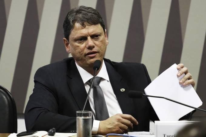 MPF quer suspender licitação de ferrovia