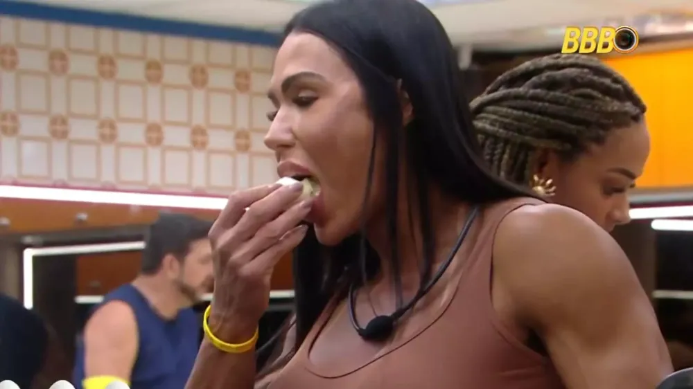 Tudo isso? Gracyanne Barbosa come nove ovos no primeiro dia de BBB 25