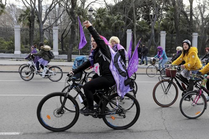 Protestos marcam o Dia Internacional da Mulher pelo mundo