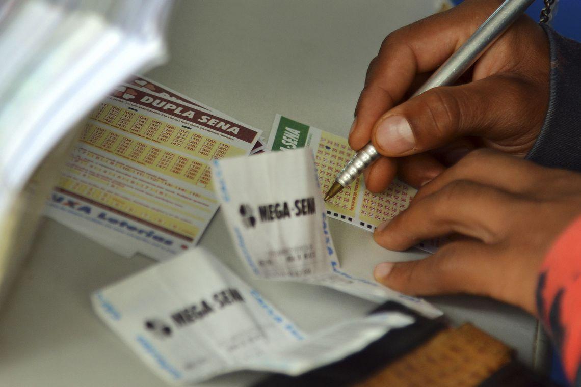 Mega Sena pode pagar prêmio de R$ 3 milhões neste sábado