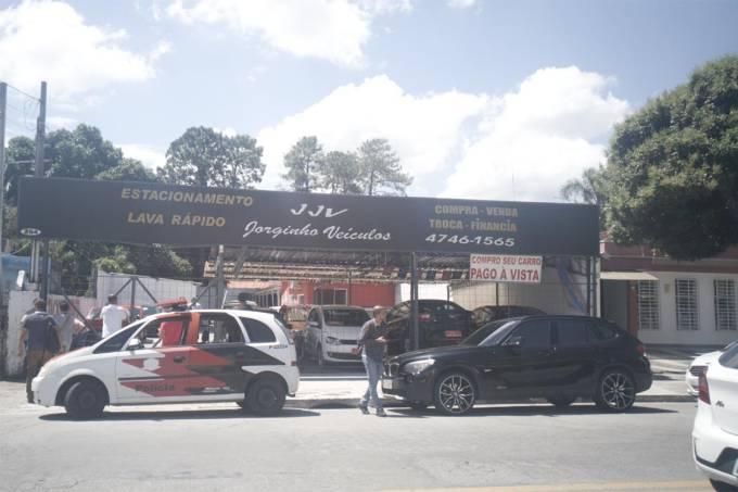 Atirador disparou contra tio e roubou carro antes de ataque