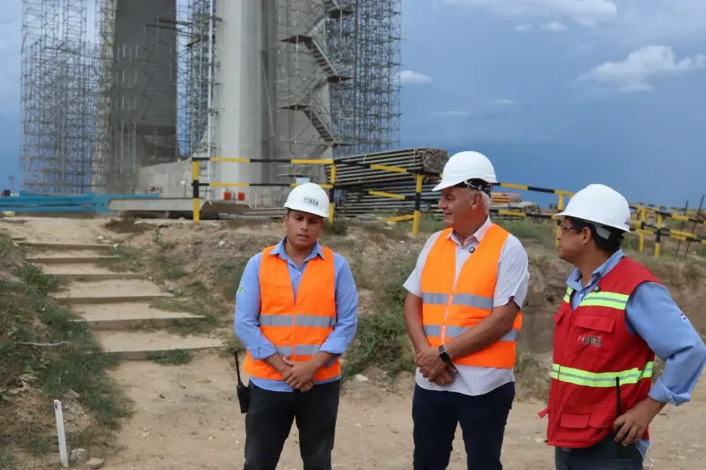 Prefeito Carlos Humberto Pagliosa acompanha avanço das obras da ponte da Rota Bioceânica em Porto Murtinho