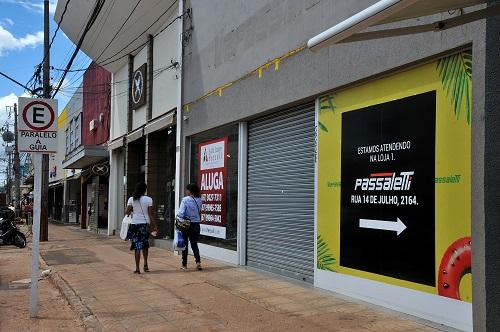 Atraso do Reviva prejudica comércio e 35 lojas já fecharam