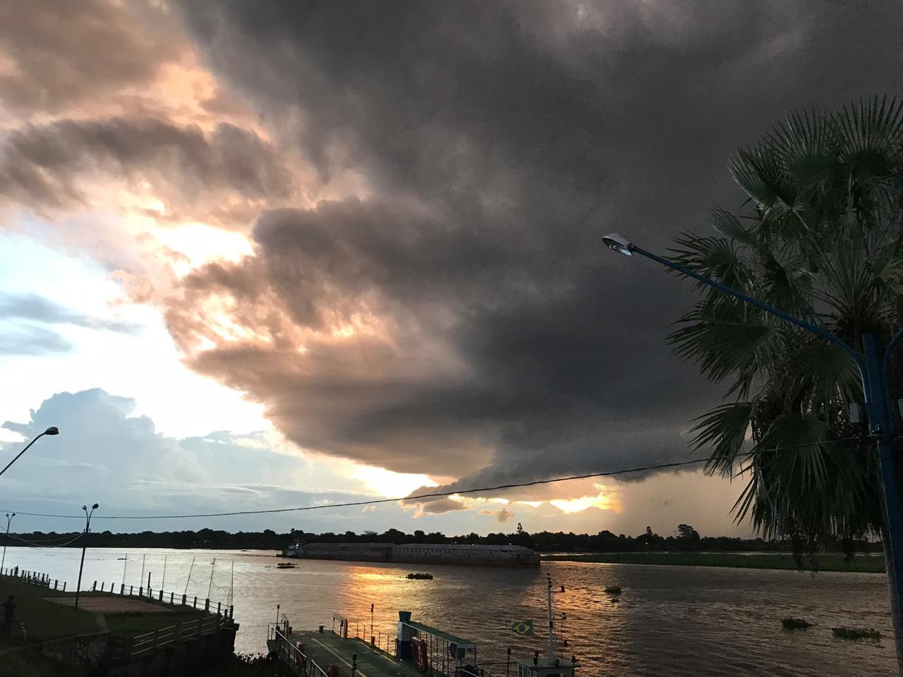 Rio Paraguai em Porto Murtinho sobe e assusta ribeirinhos