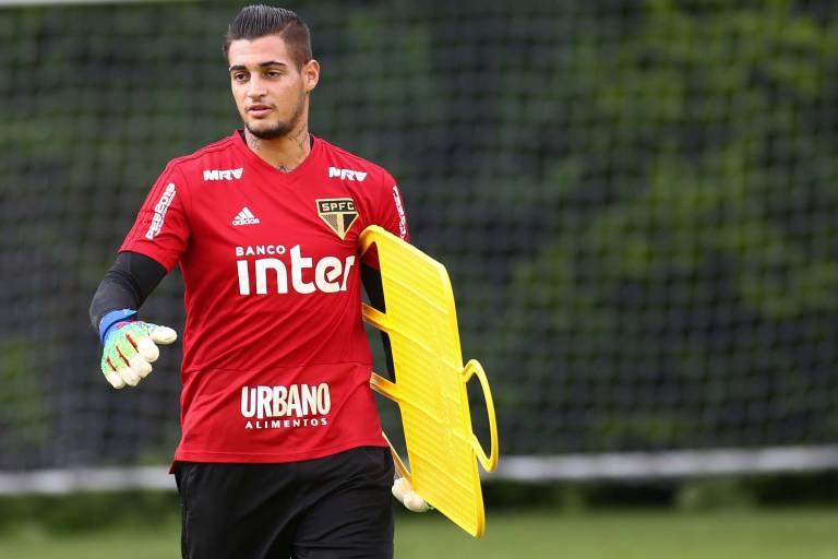 Afastado pelo São Paulo, goleiro Jean desabafa e critica o técnico Mancini