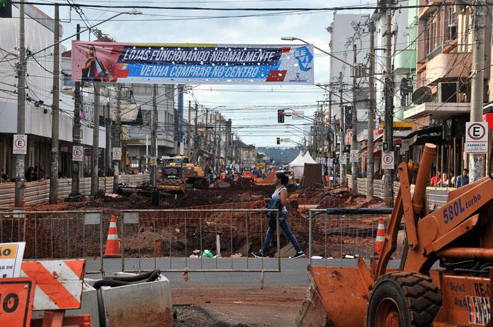 Vereadores reprovam aditivo à obra do Reviva Centro