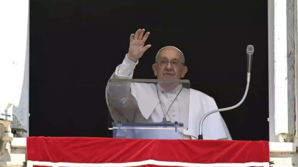 Papa Francisco passa por noite tranquila, mas quadro clínico segue ‘complexo’, diz Vaticano