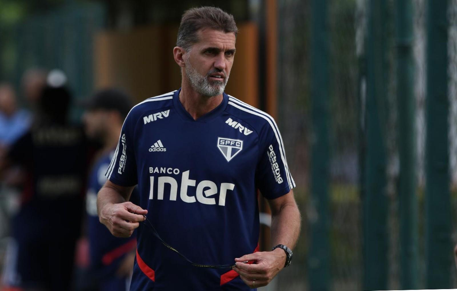 Chape faz proposta, mas Vagner Mancini recusa e continua como coordenador no São Paulo