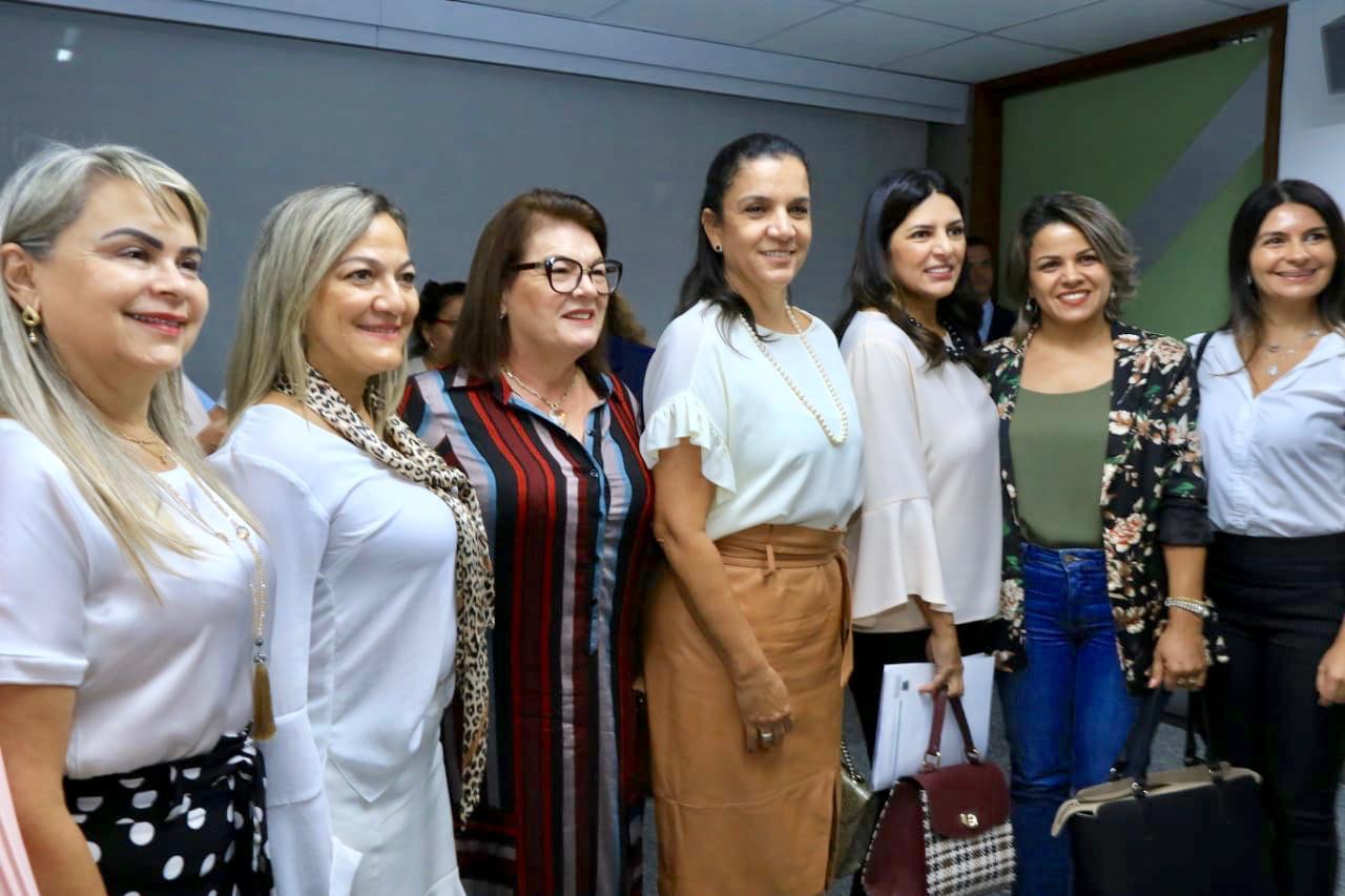 Fátima Vidotti participa de encontro de Vereadoras do estado