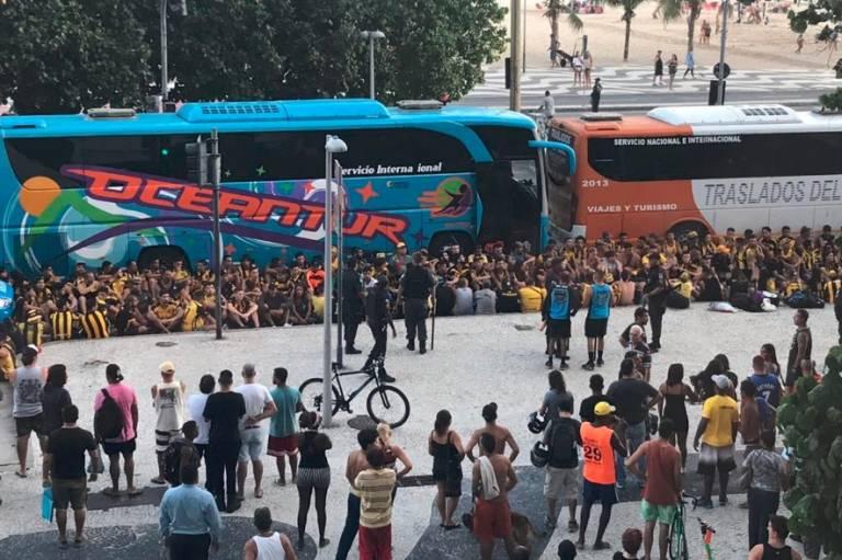 Briga entre torcedores deixa um em estado grave no Rio