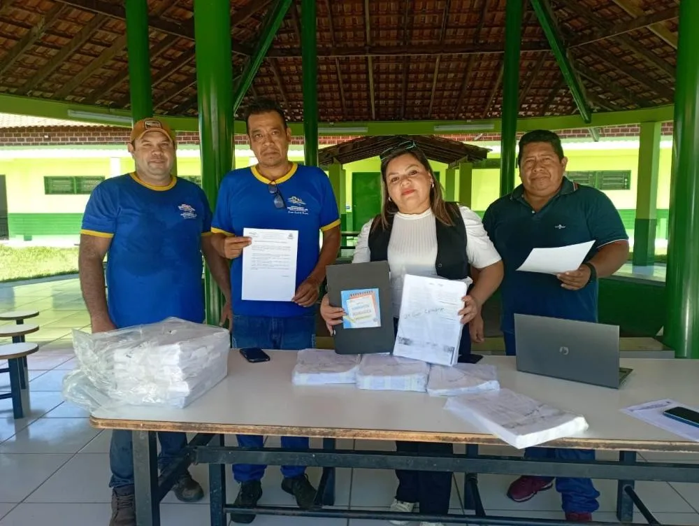 Prefeitura de Porto Murtinho entrega utensílios de cozinha e provas do CAEd às escolas indígenas