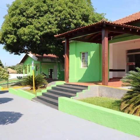 Em dia de chegada de vacinas, em fevereiro, Reinaldo e secretário de saúde