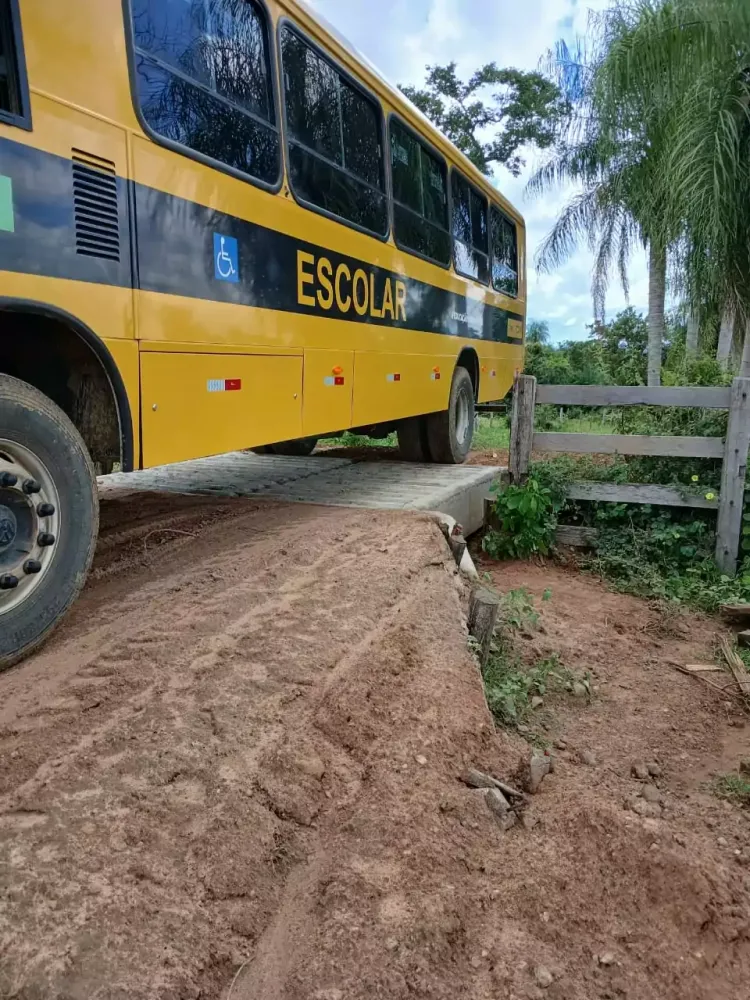 Prefeitura de Caracol implanta novos mataburros em linhas escolares