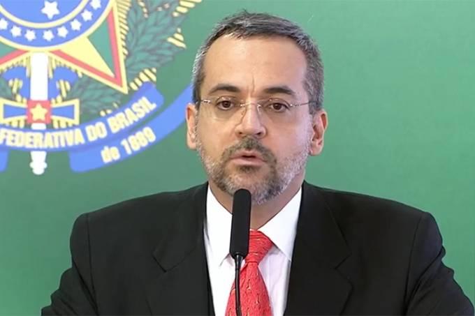 Weintraub toma posse e fala em ‘acalmar ânimos’