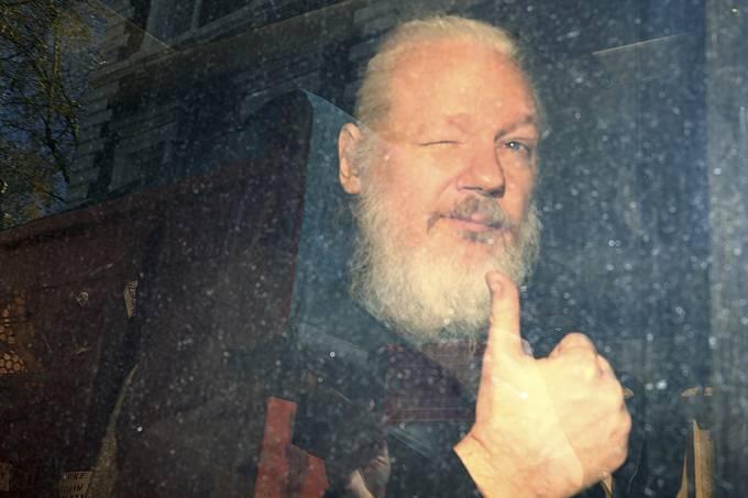 Estados Unidos pedem extradição de Julian Assange